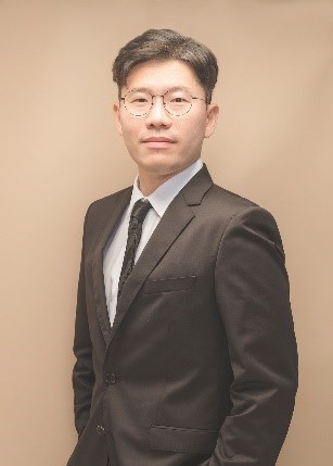 Yong-Mook Kang